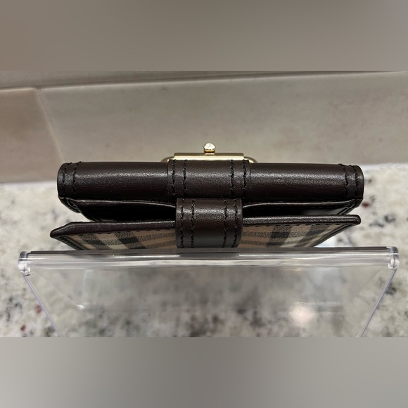 NWT Burberry Novacheck Wallet w/COA. - Picture 9 of 11